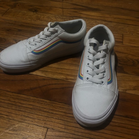 EXCLUSIVE VANS - Picture 1 of 3